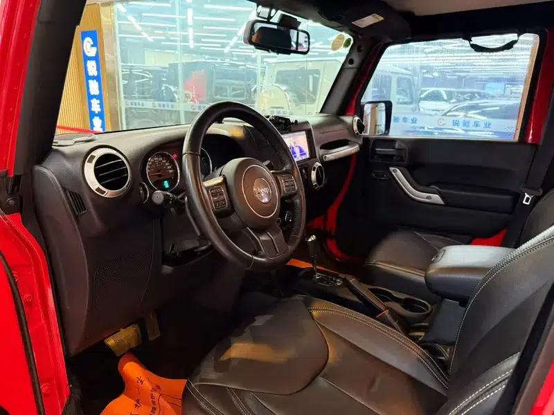 2017 Jeep Wrangler 3.0L Sahara Four-Door Comfort Edition — миниатюра 8