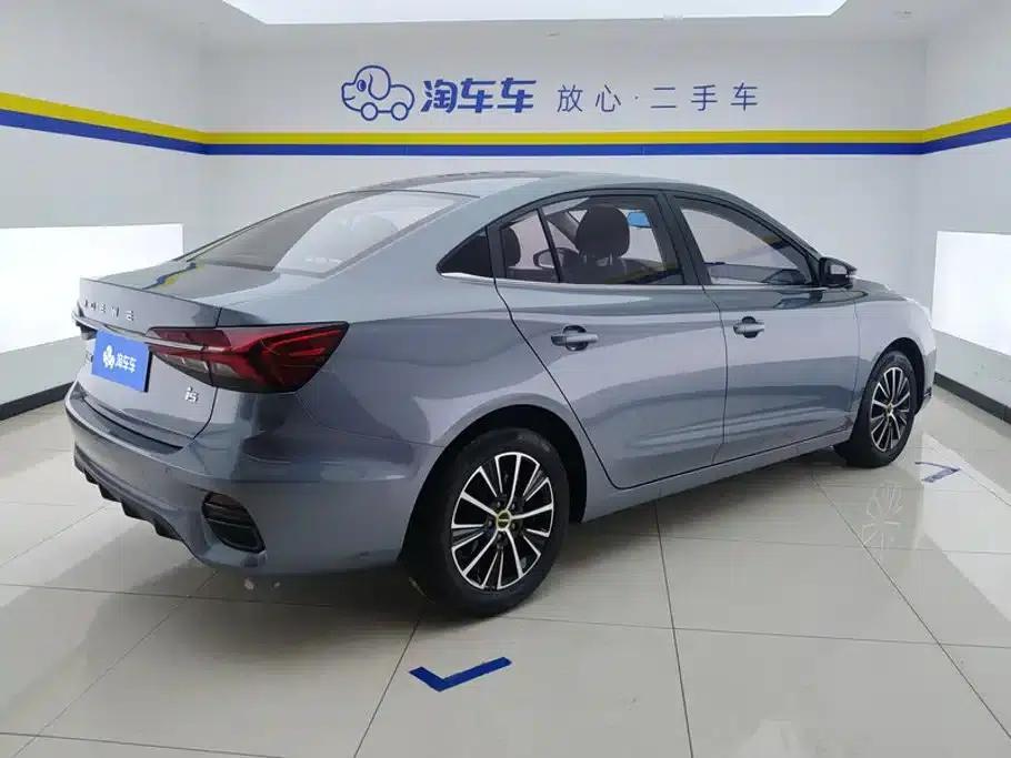 Roewe i5 2021 1.5L CVT Diamond Edition — миниатюра 3