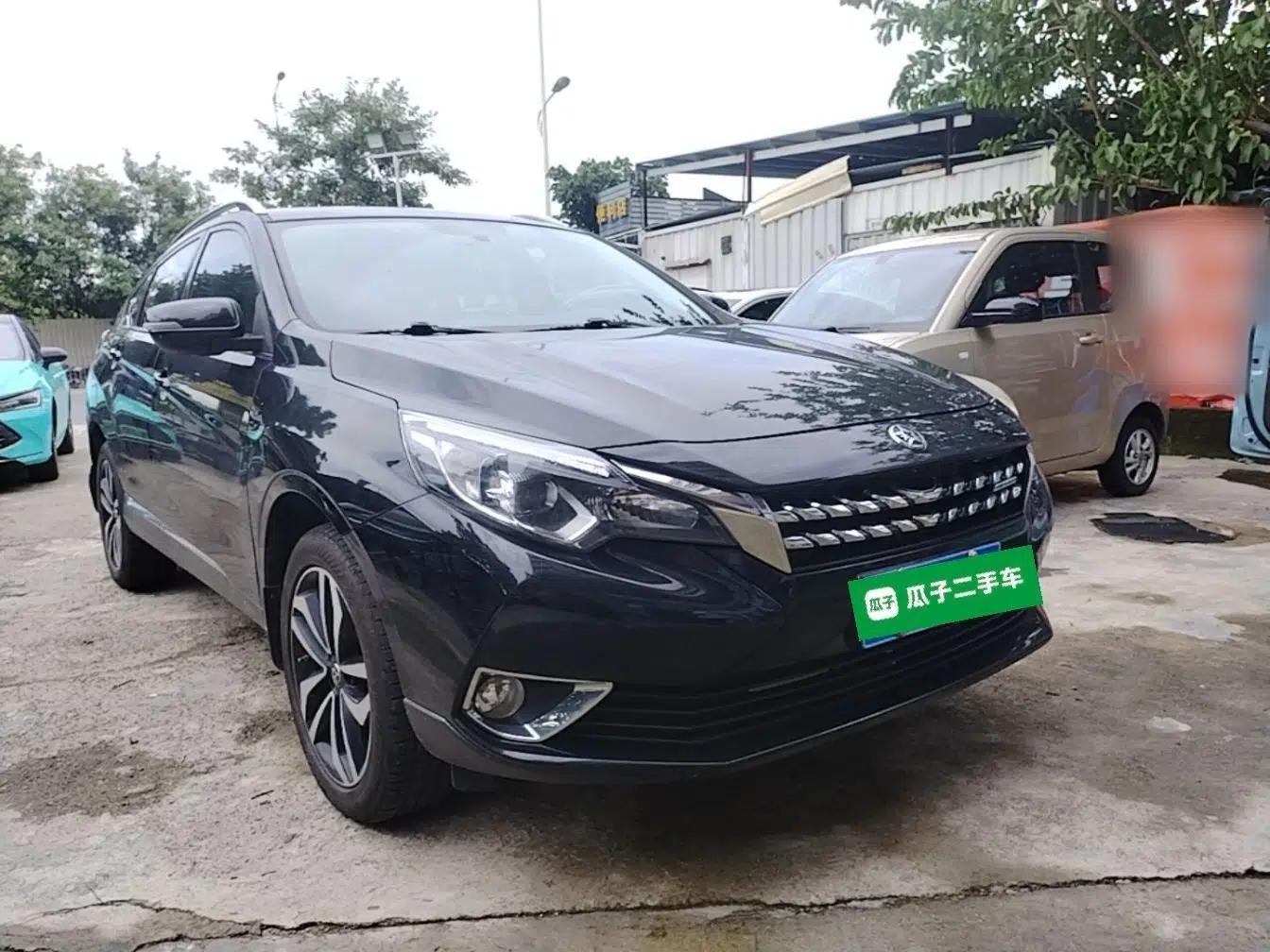 Venucia T90 2018 2.0L CVT Smart Connect Luxury Edition China V Standard — миниатюра 3