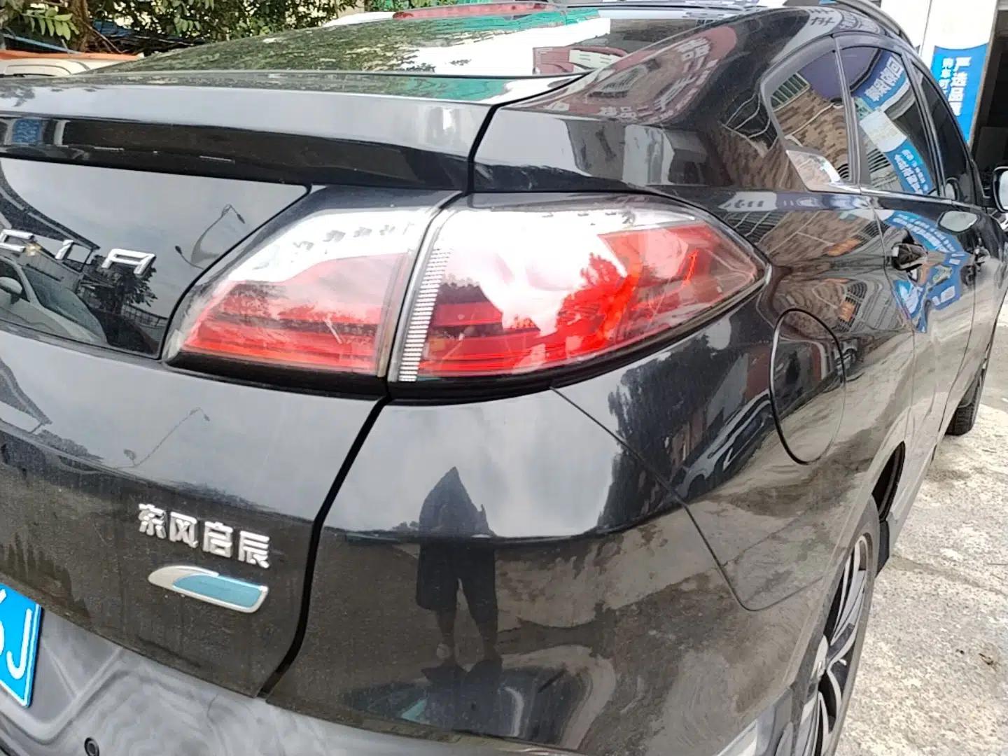 Venucia T90 2018 2.0L CVT Smart Connect Luxury Edition China V Standard — миниатюра 9