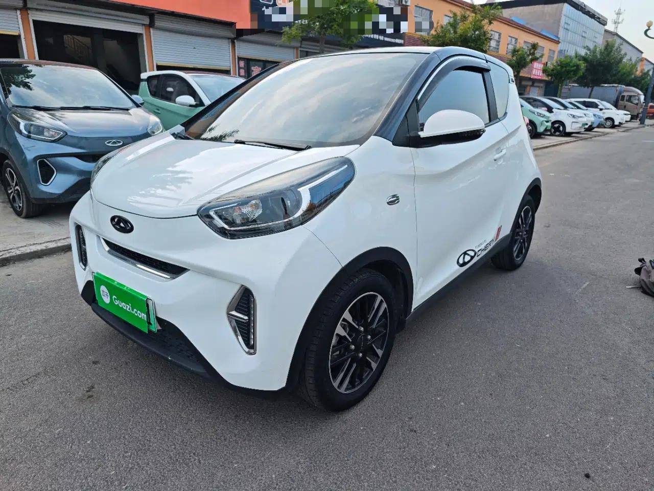 Chery QQ Little Ant 2022 Revised Version Sweet Pink Edition Half-Sugar Version Lithium Iron Phosphate 30.7 kWh 30 kW 301 km — миниатюра 1