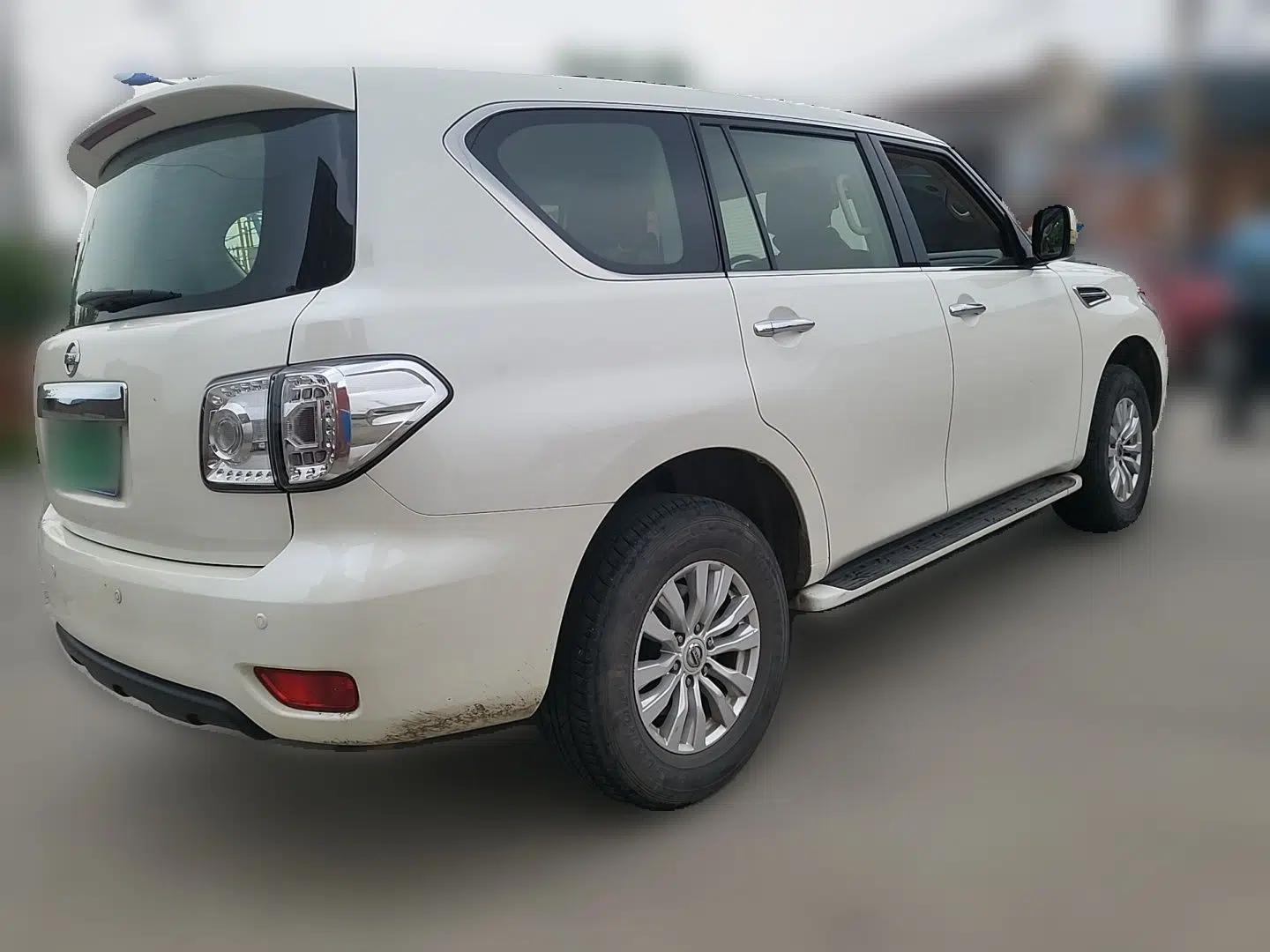 Nissan Patrol Tulai (parallel import) 4.0L 7-seater, no windows — миниатюра 6