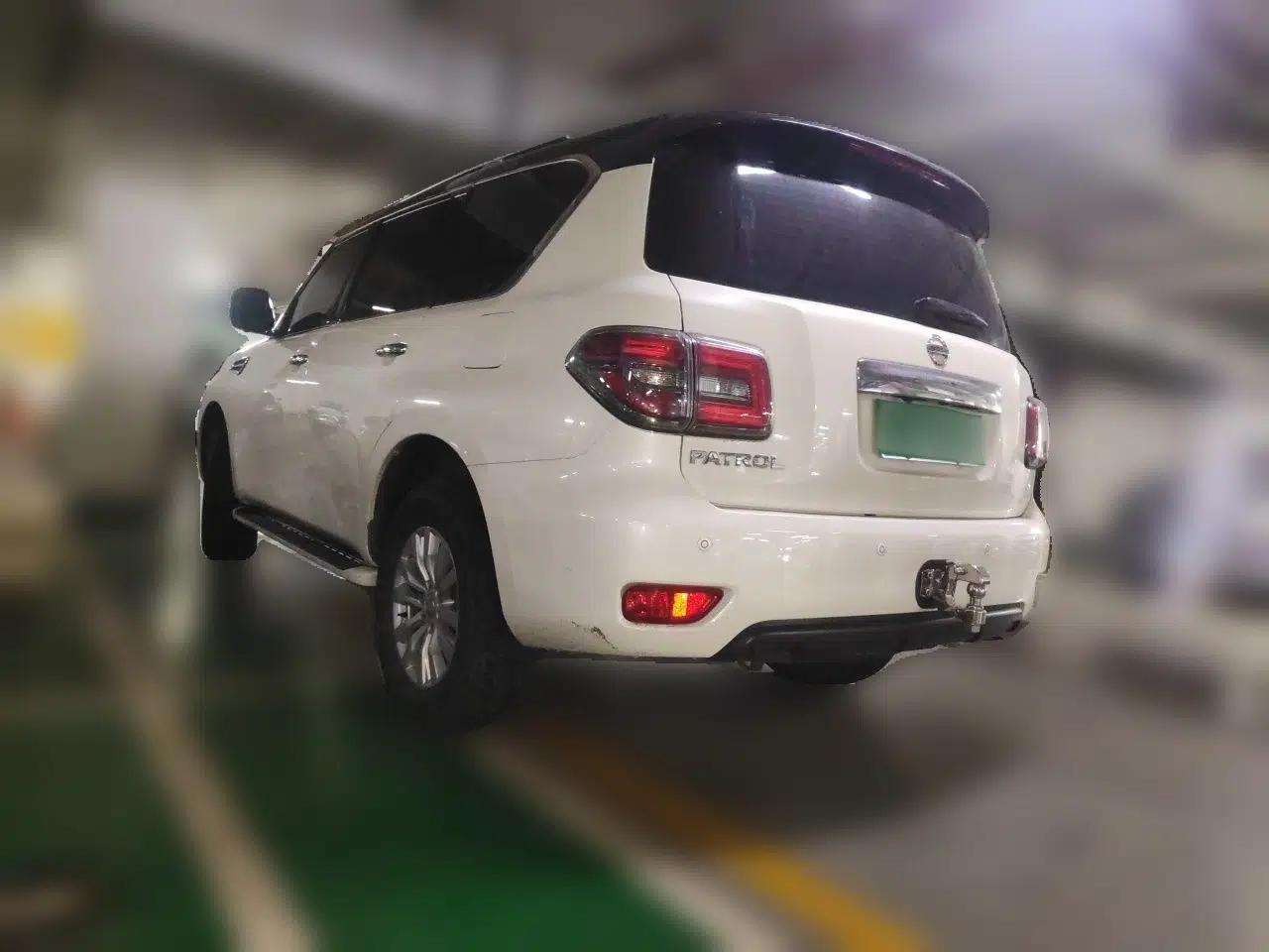 Nissan Patrol 2018 4.0L Automatic 7-Seater Middle East Version — миниатюра 4