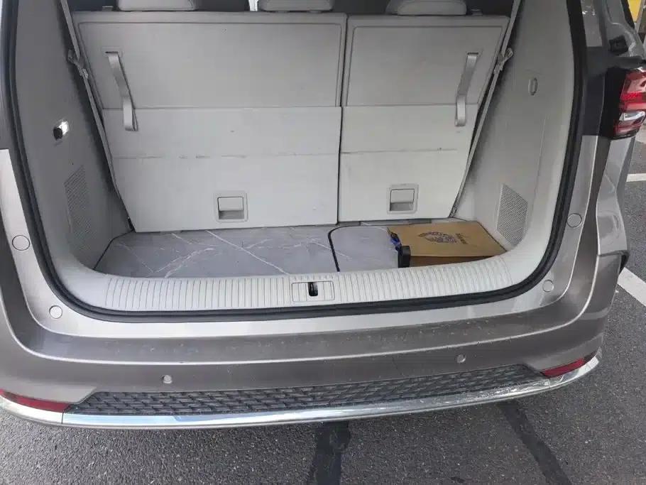 Roewe iMAX8 New Energy 2025 1.5T DMH Luxury Edition — миниатюра 3