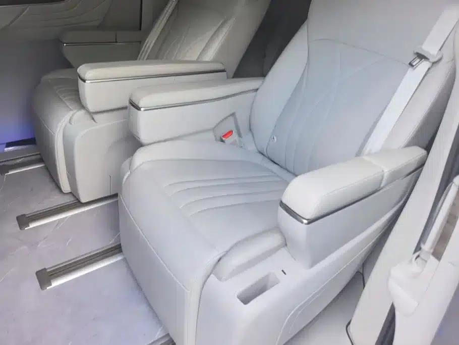 Roewe iMAX8 New Energy 2025 1.5T DMH Luxury Edition — миниатюра 10