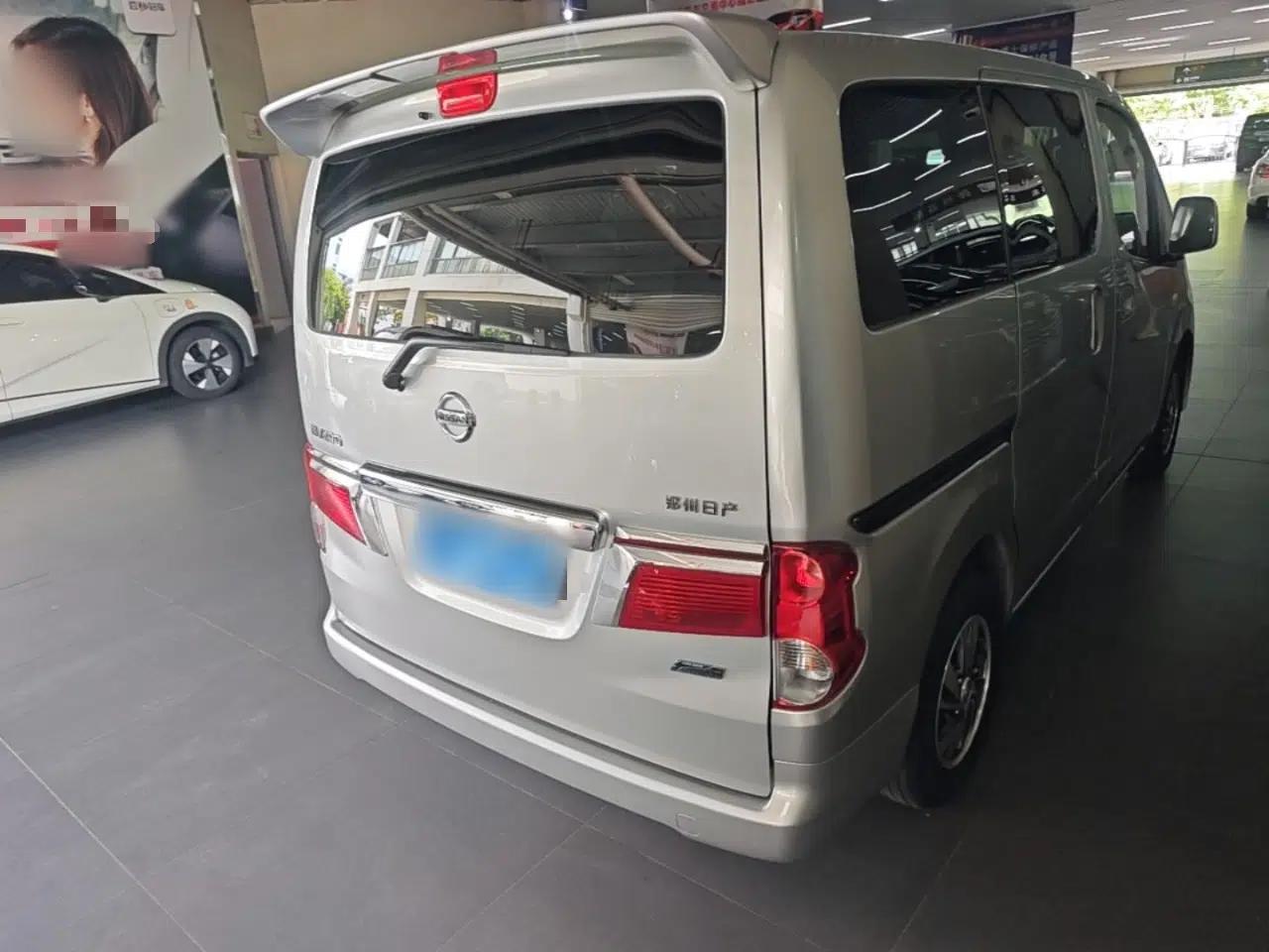 Nissan NV200 2018 1.6L CVT Luxury Model — миниатюра 6
