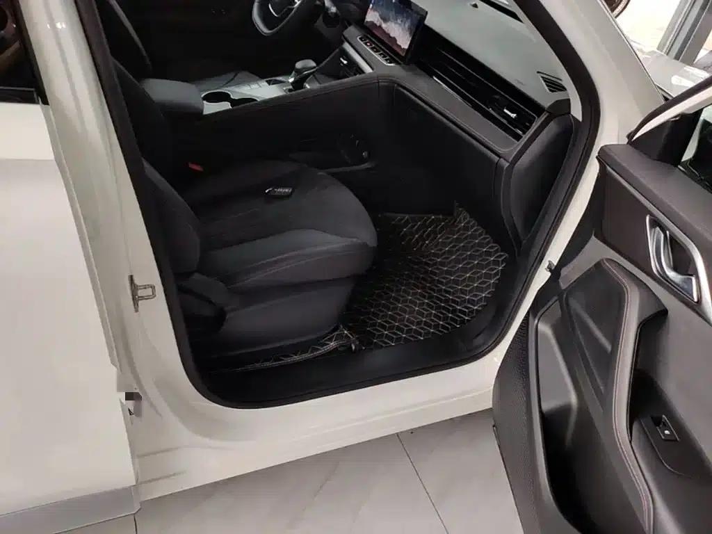 Roewe D5X DMH 2024 135 Flagship Edition — миниатюра 11