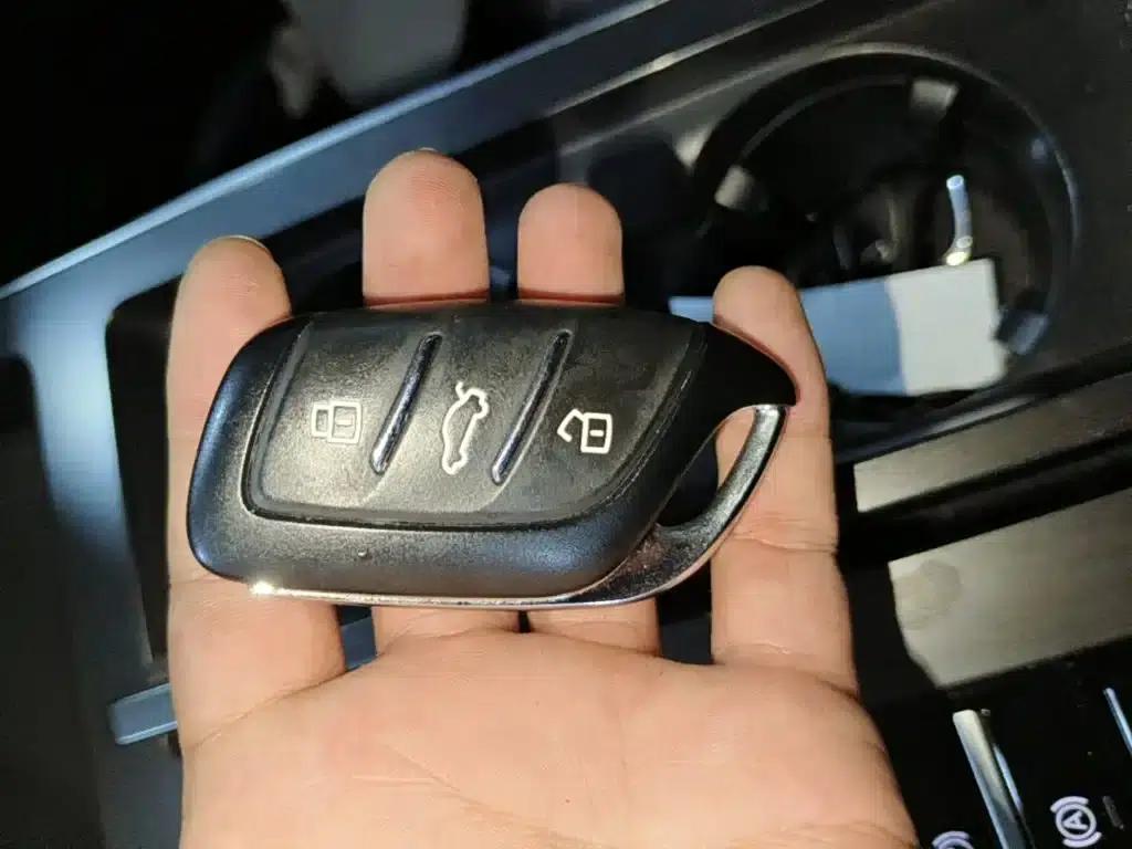 Roewe RX5 eMAX 2022 1.5T PHEV Fearless Premium Edition — миниатюра 9