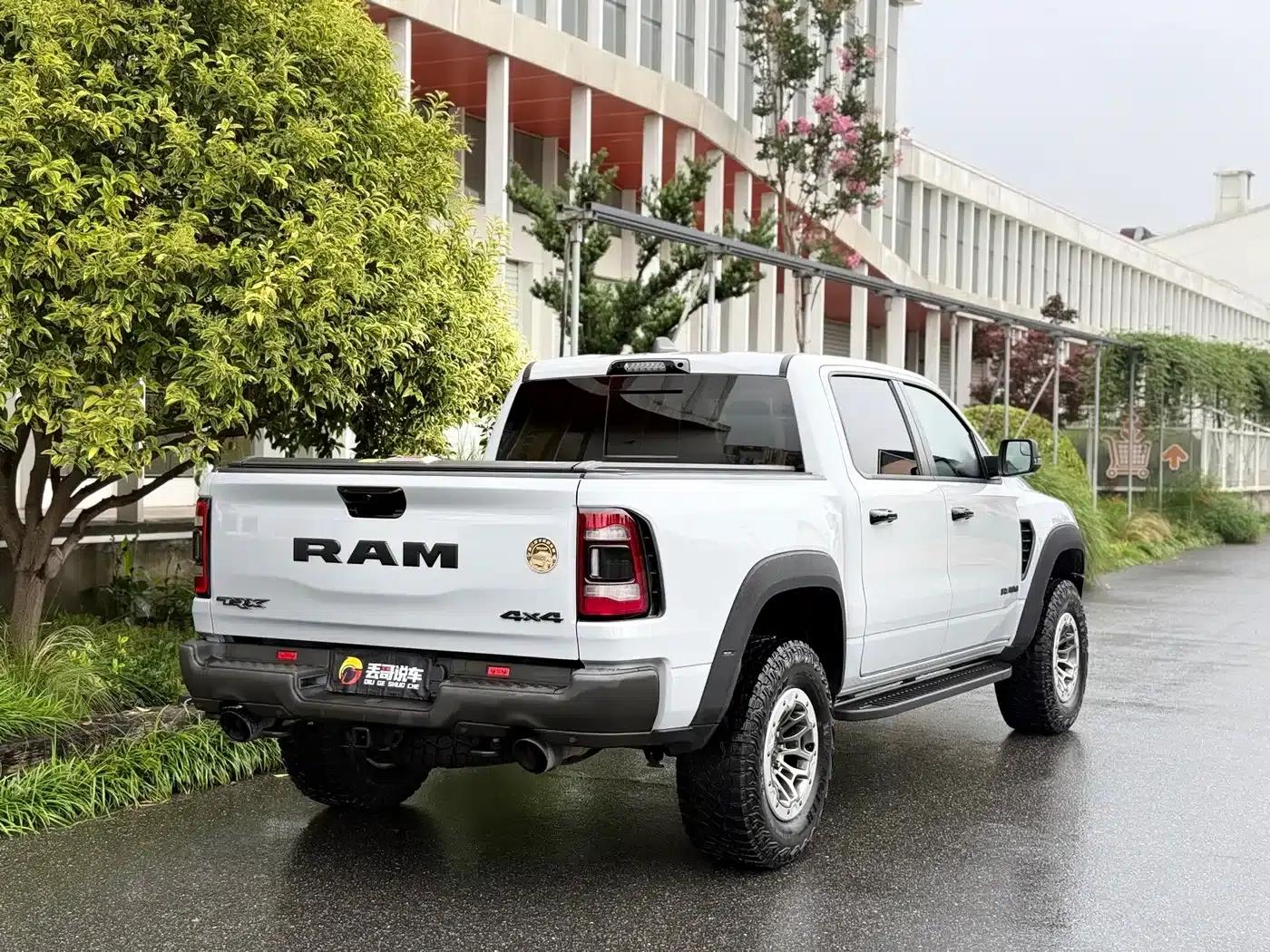 RAM Trucks Tyrannosaurus Rex 2023 6.2T Automatic — миниатюра 3