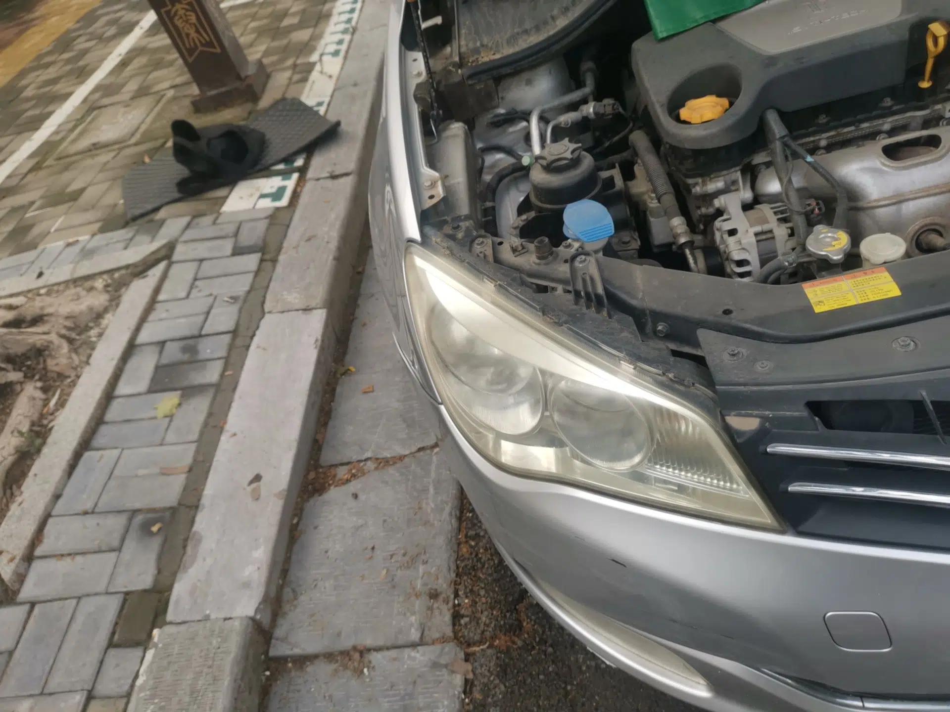 Roewe 350 2011 350S 1.5L Automatic Xunda Edition — миниатюра 7