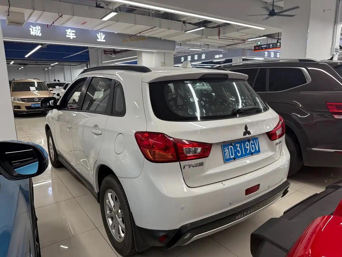 2015 ASX 2.0L CVT 2WD Elite Edition — миниатюра 5