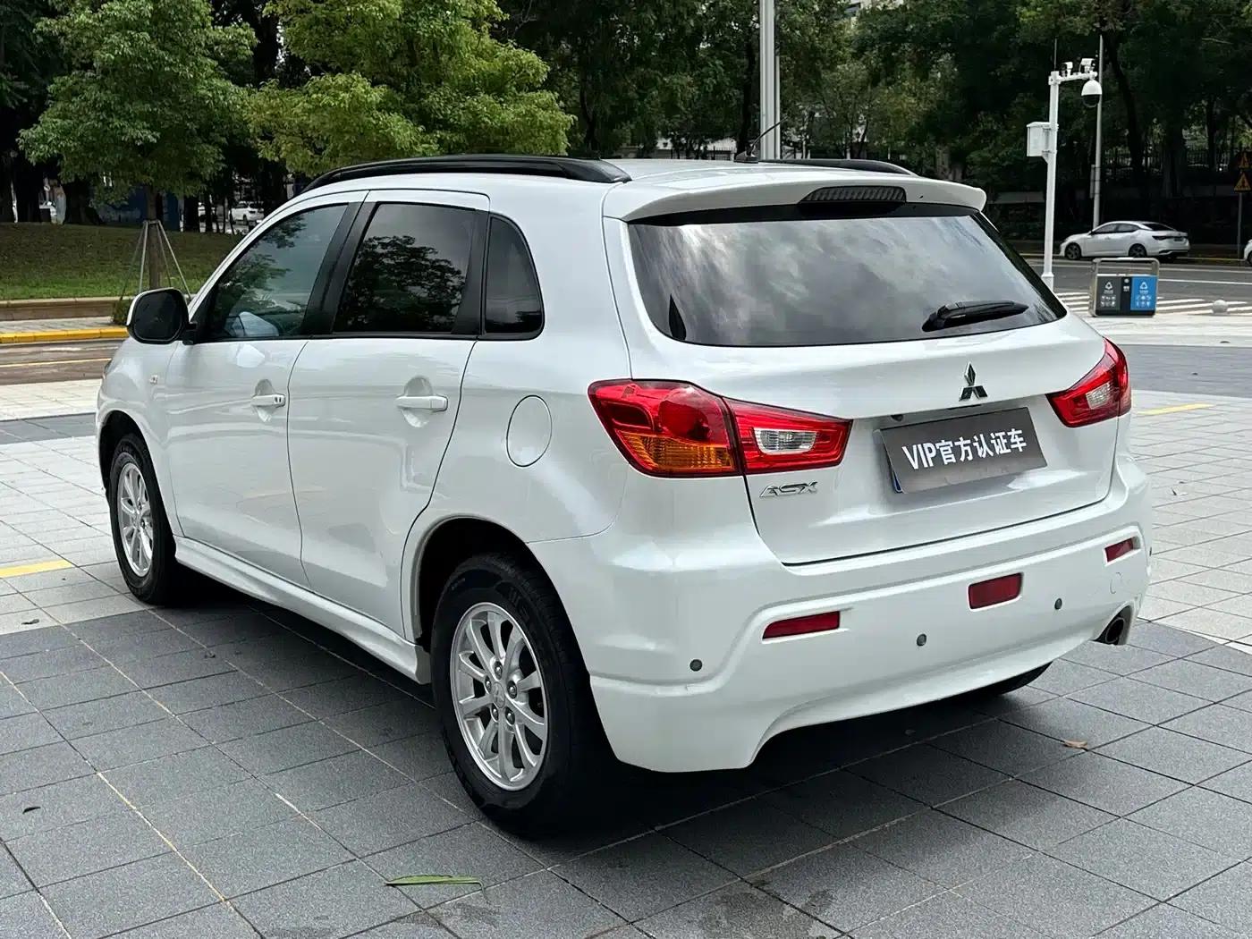 2011 ASX (Imported) 2.0L 2WD Luxury Edition — миниатюра 8