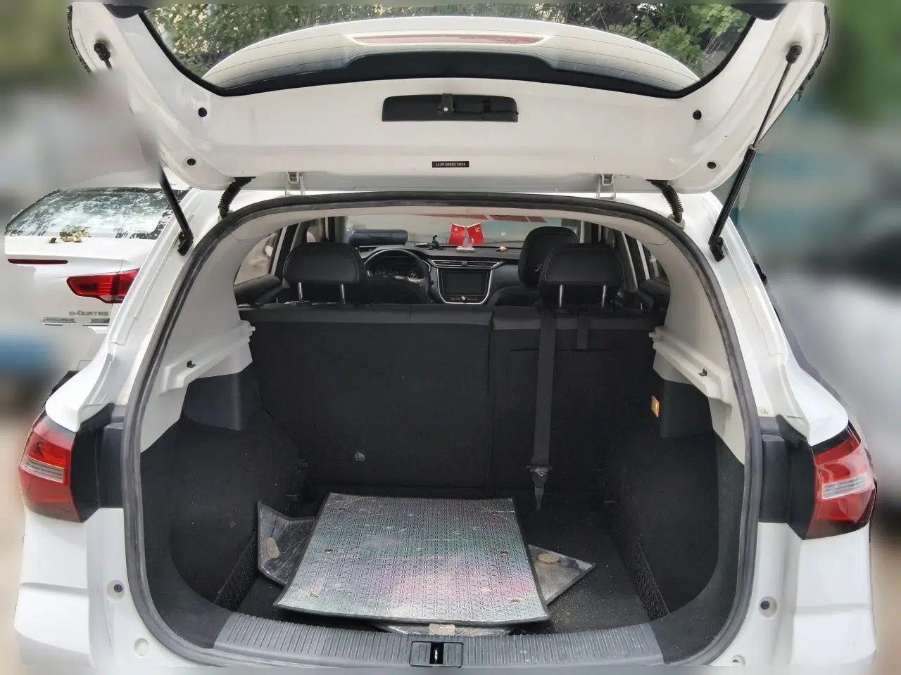 Roewe RX3 2020 1.6L CVT Lion's Throne 4G Connected Flagship Edition — миниатюра 19