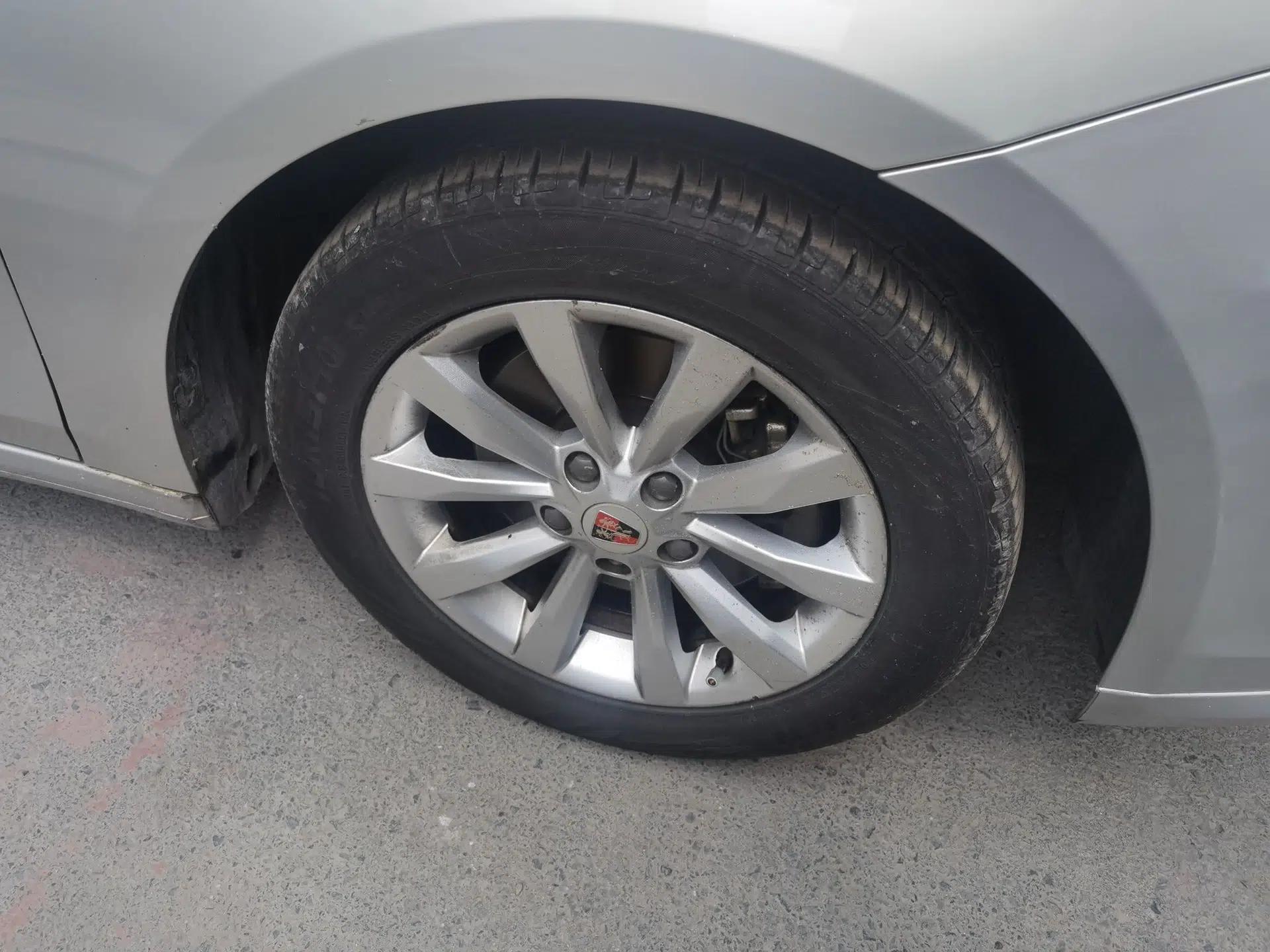 Roewe i6 New Energy 2017 45T Hybrid Connect & Smart Enjoyment Edition — миниатюра 8