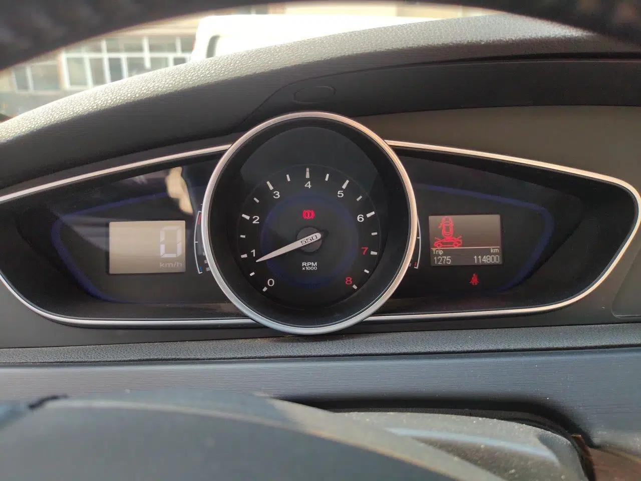 Roewe 550 2013 550S 1.8L Manual Qiyi Edition — миниатюра 11