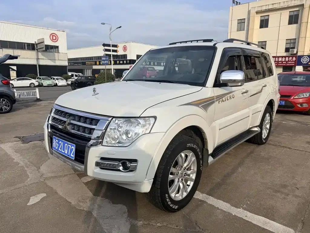 2019 Pajero (Imported) 3.8L Automatic — миниатюра 1