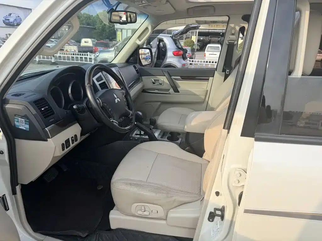 2019 Pajero (Imported) 3.8L Automatic — миниатюра 7