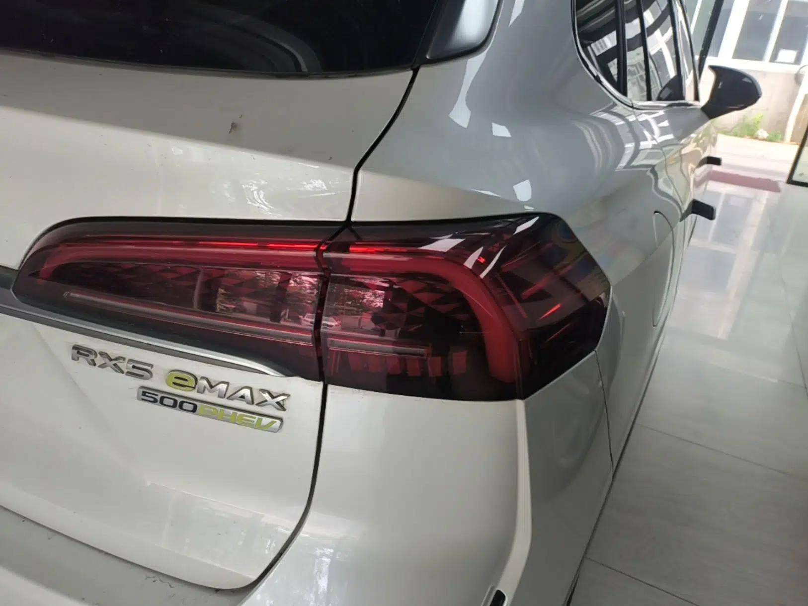Roewe RX5 eMAX 2022 1.5T PHEV Fearless Prestige Edition — миниатюра 9