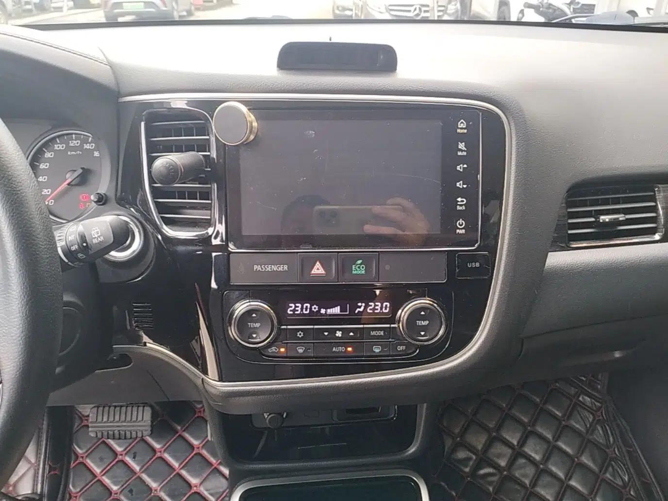 Mitsubishi Outlander 2018 2.0L Two-Wheel Drive Glory Edition 5 Seats — миниатюра 15