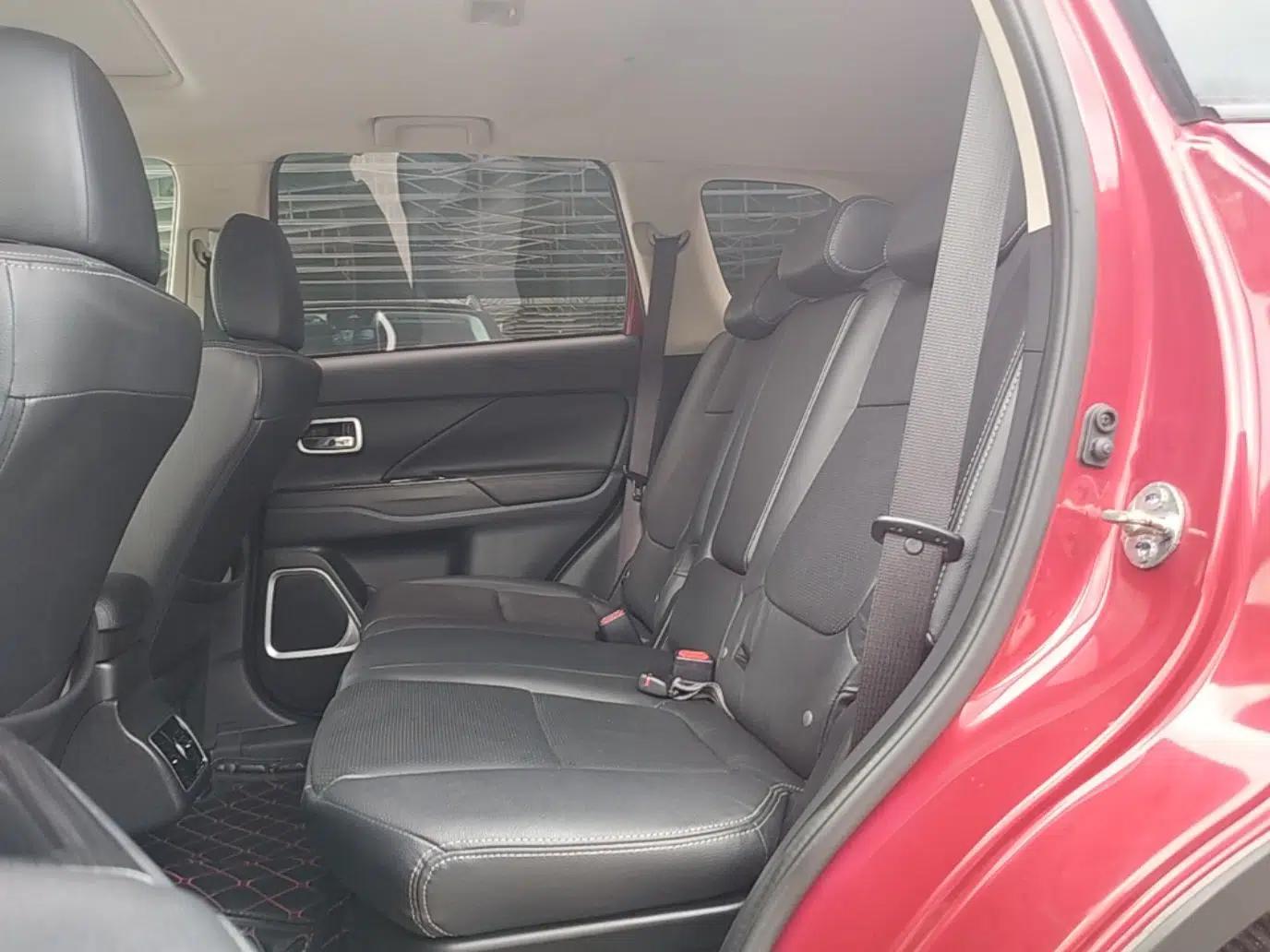 Mitsubishi Outlander 2018 2.0L Two-Wheel Drive Glory Edition 5 Seats — миниатюра 20