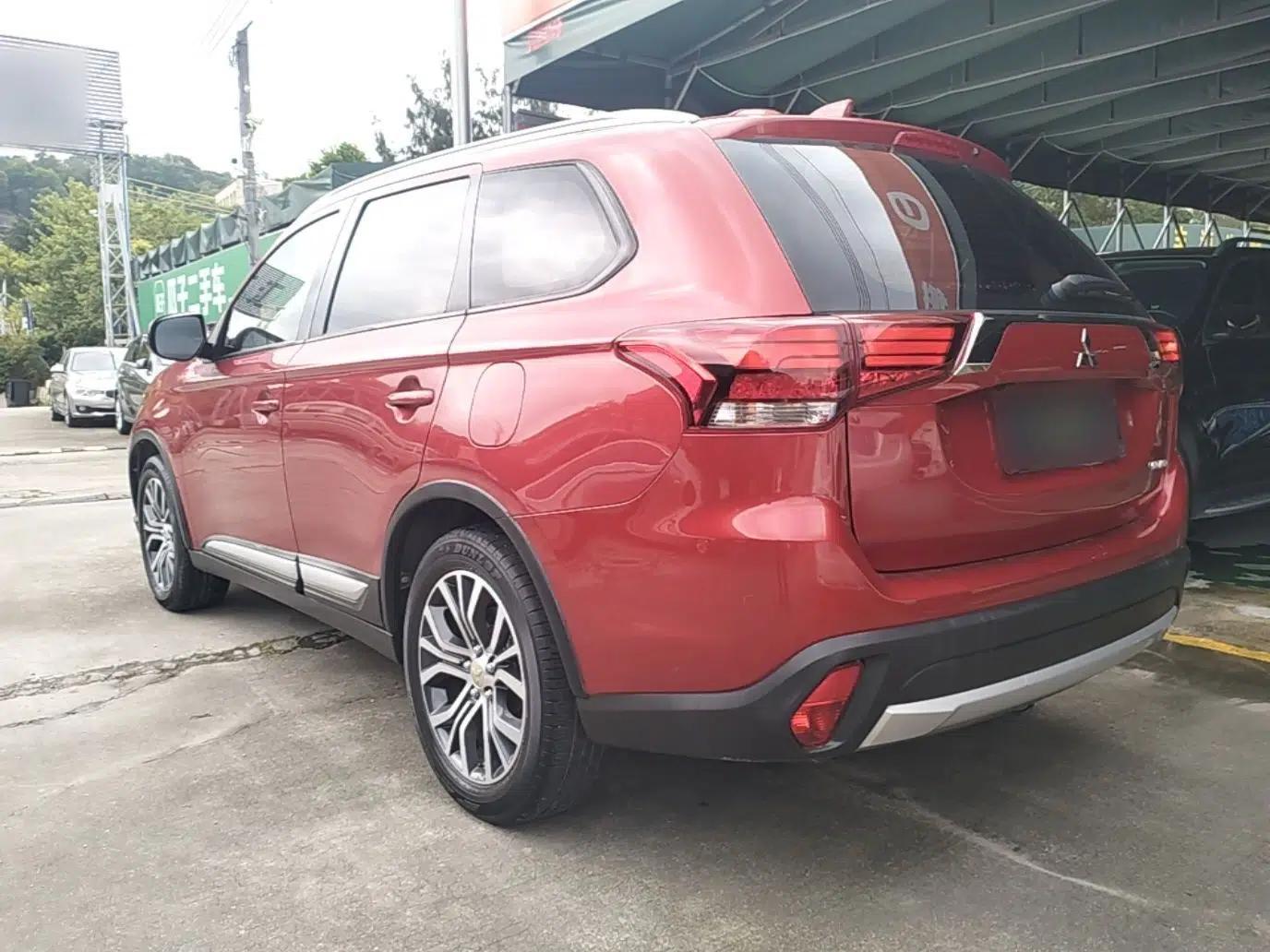 Mitsubishi Outlander 2018 2.0L Two-Wheel Drive Glory Edition 5 Seats — миниатюра 4