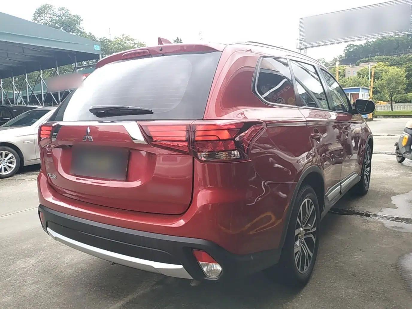 Mitsubishi Outlander 2018 2.0L Two-Wheel Drive Glory Edition 5 Seats — миниатюра 6