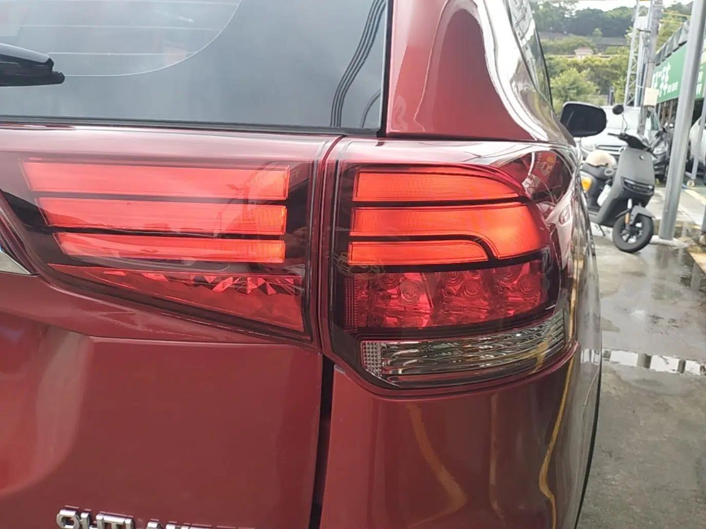 Mitsubishi Outlander 2018 2.0L Two-Wheel Drive Glory Edition 5 Seats — миниатюра 9