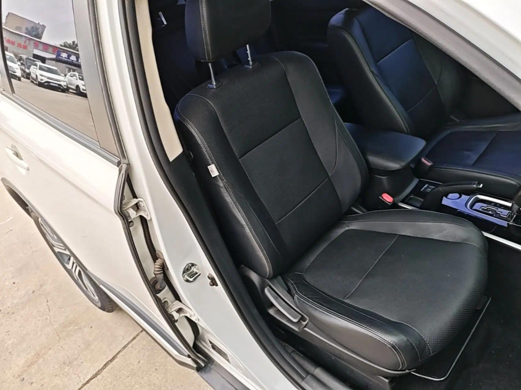 Mitsubishi Outlander 2018 2.0L Two-Wheel Drive Glory Edition 5 Seats — миниатюра 19