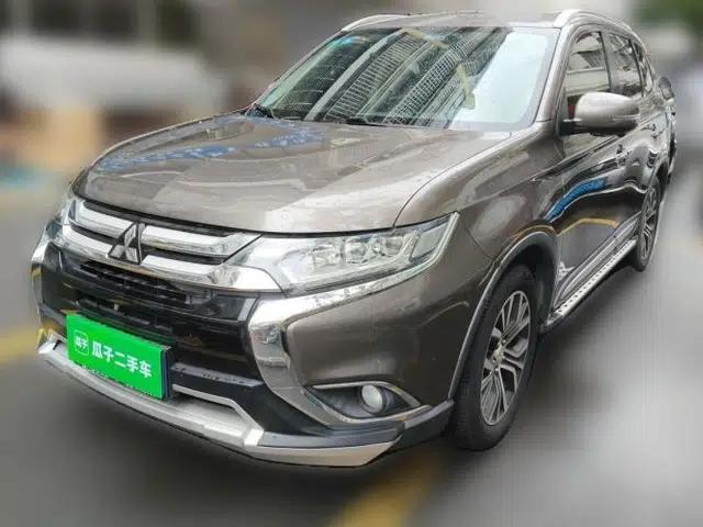 Mitsubishi Outlander 2018 2.4L 4x4 Luxury Edition 7-Seater