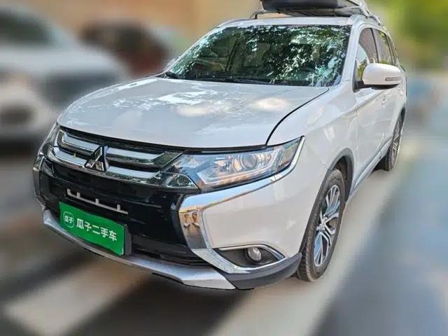 Mitsubishi Outlander 2018 2.0L Two-Wheel Drive Glory Edition 5 Seats