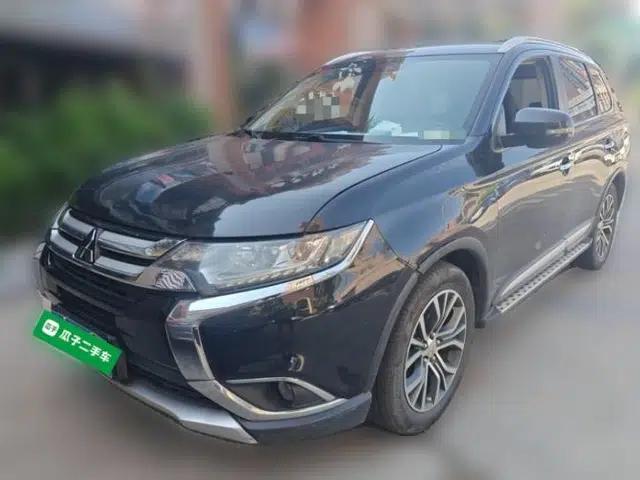 Mitsubishi Outlander 2018 2.4L 4x4 Luxury Edition 7-Seater