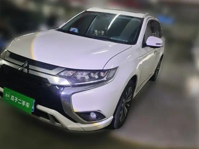 Mitsubishi Outlander 2021 2.4L 4x4 Zhi Xiang Edition 7 Seats