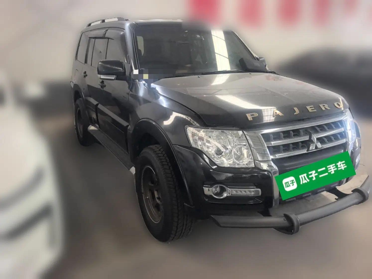 Mitsubishi Pajero 2018 3.0L Automatic Standard Edition — миниатюра 3