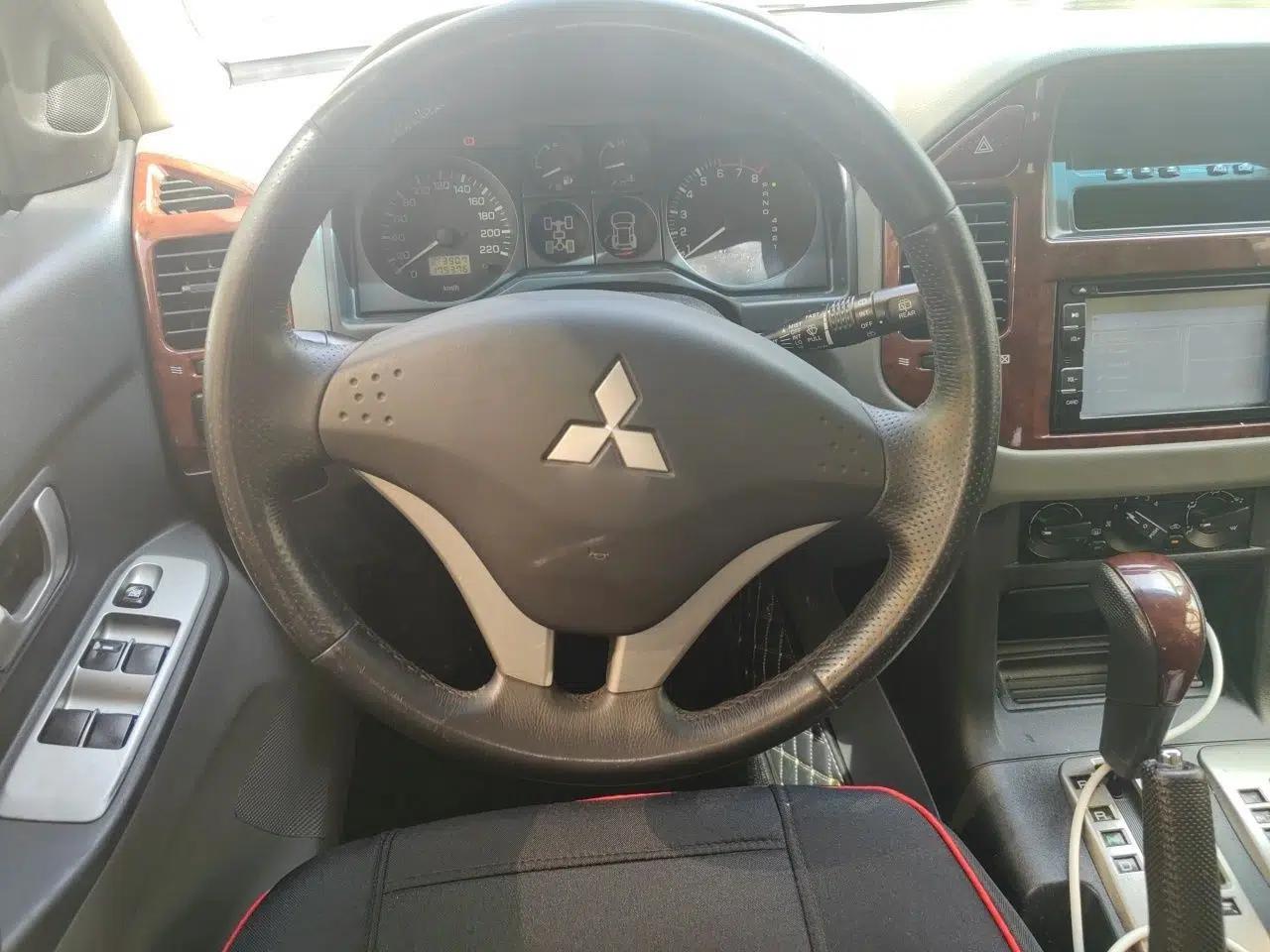 Mitsubishi Pajero 2011 V73 3.0L AT GLX — миниатюра 10