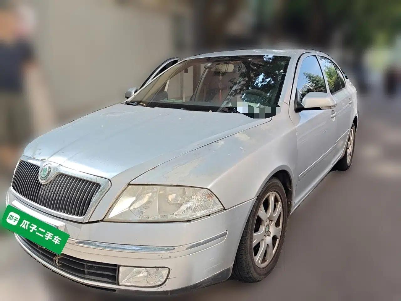 Skoda Octavia 2009 1.6L Manual Elegance Edition — миниатюра 1
