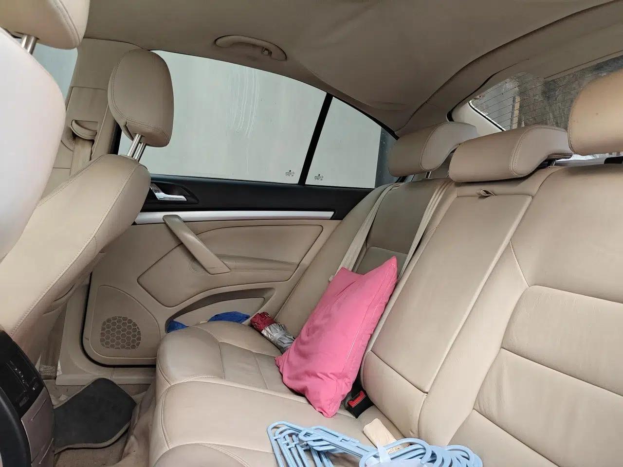 Skoda Octavia 2009 1.6L Manual Elegance Edition — миниатюра 17