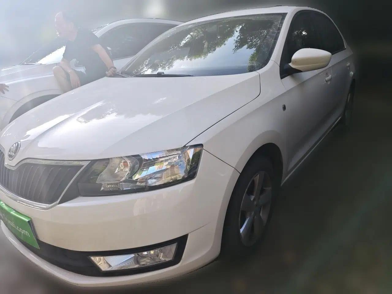 Skoda Rapid 2016 1.6L Automatic Chuanxing Edition — миниатюра 1