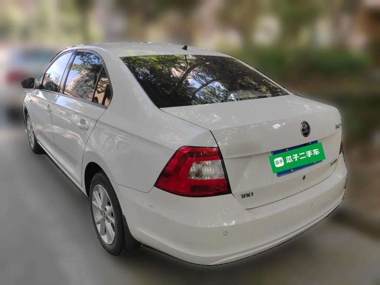 Skoda Rapid 2016 1.6L Automatic Chuanxing Edition — миниатюра 4