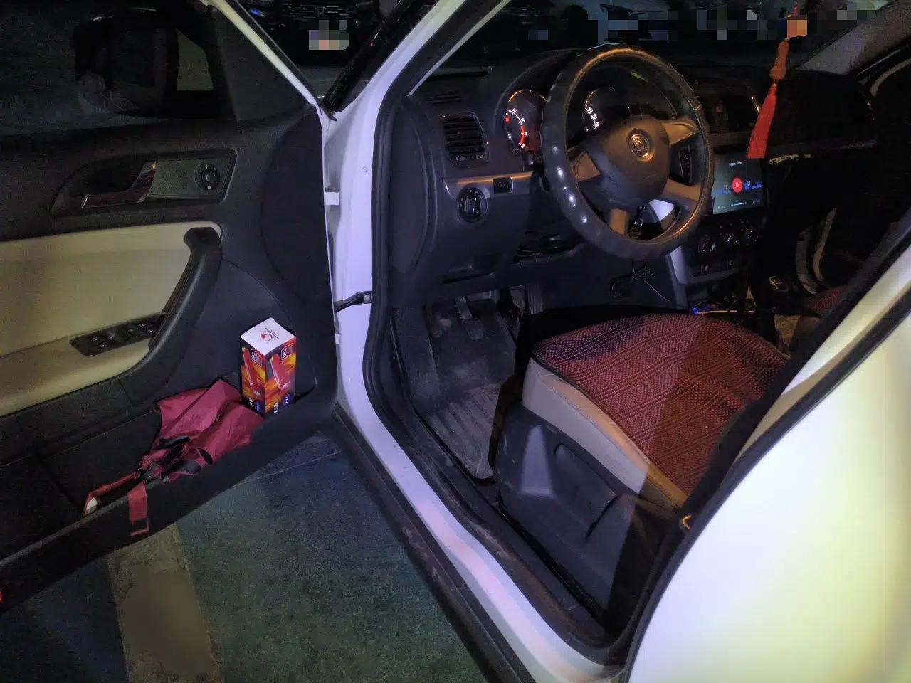 Skoda Yeti 2014 1.4TSI Manual Explore Edition — миниатюра 16