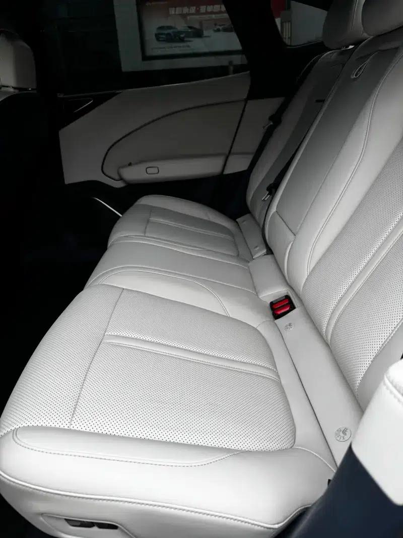 ZEEKR 007 2024 All-Wheel Drive 75kWh — миниатюра 11