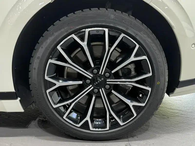 ZEEKR 007GT 2025 All-Wheel Drive Intelligent Driving Edition 75kWh — миниатюра 6