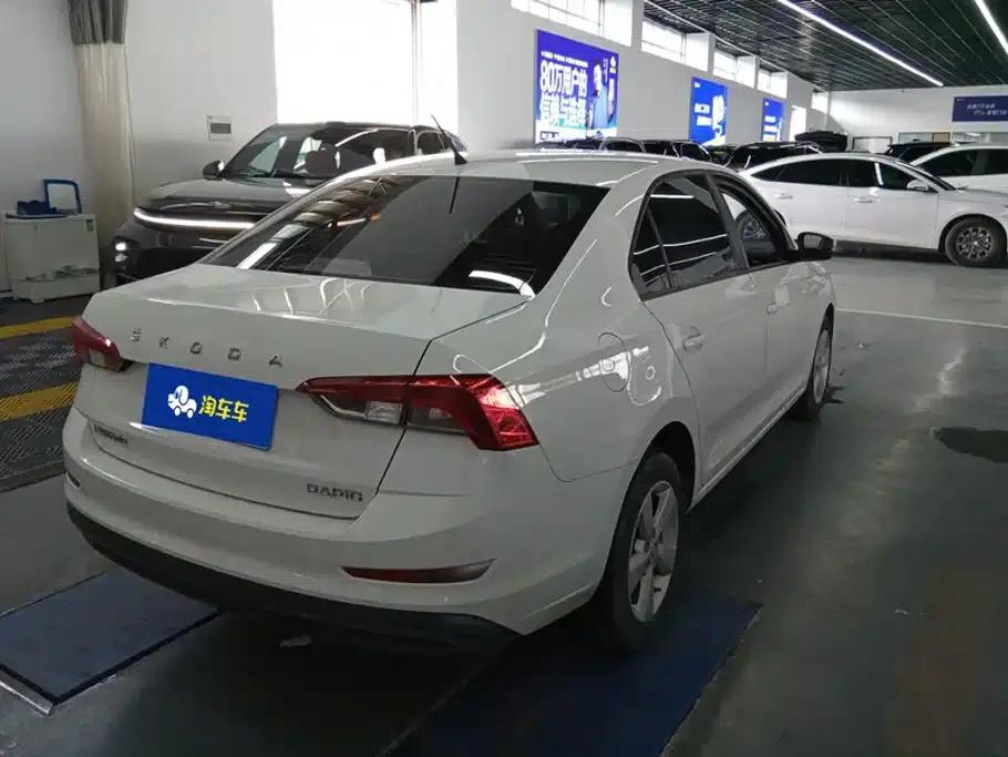 Rapid 2020 1.5L Automatic Standard Edition — миниатюра 3