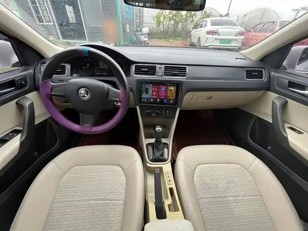 Rapid 2016 1.6L Automatic Comfort Edition — миниатюра 8