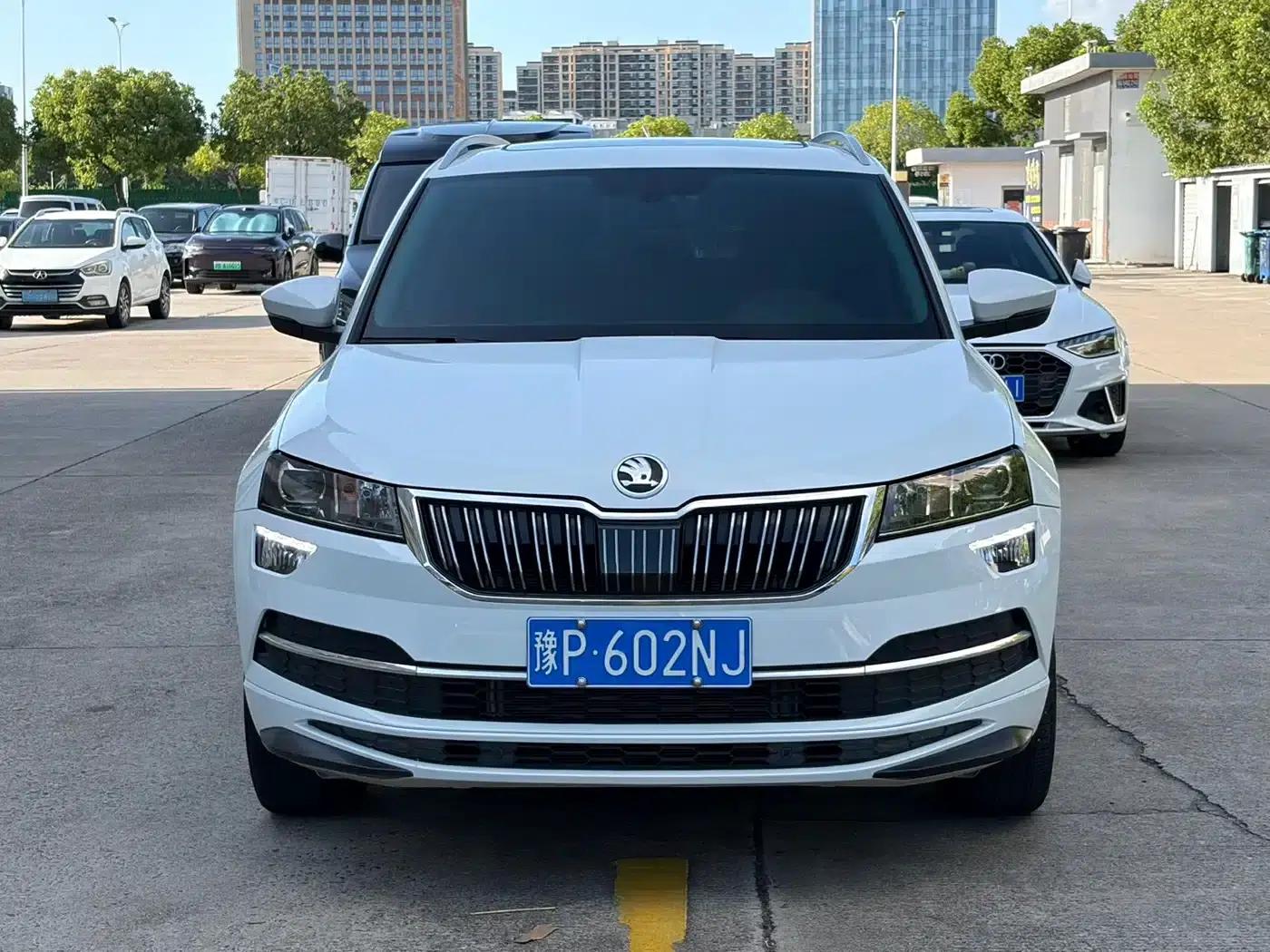Karoq 2023 TSI280 Luxury Edition — миниатюра 1