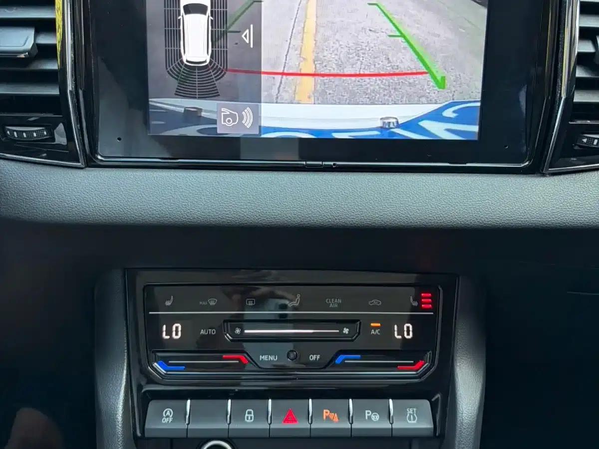Karoq 2023 TSI280 Luxury Edition — миниатюра 12
