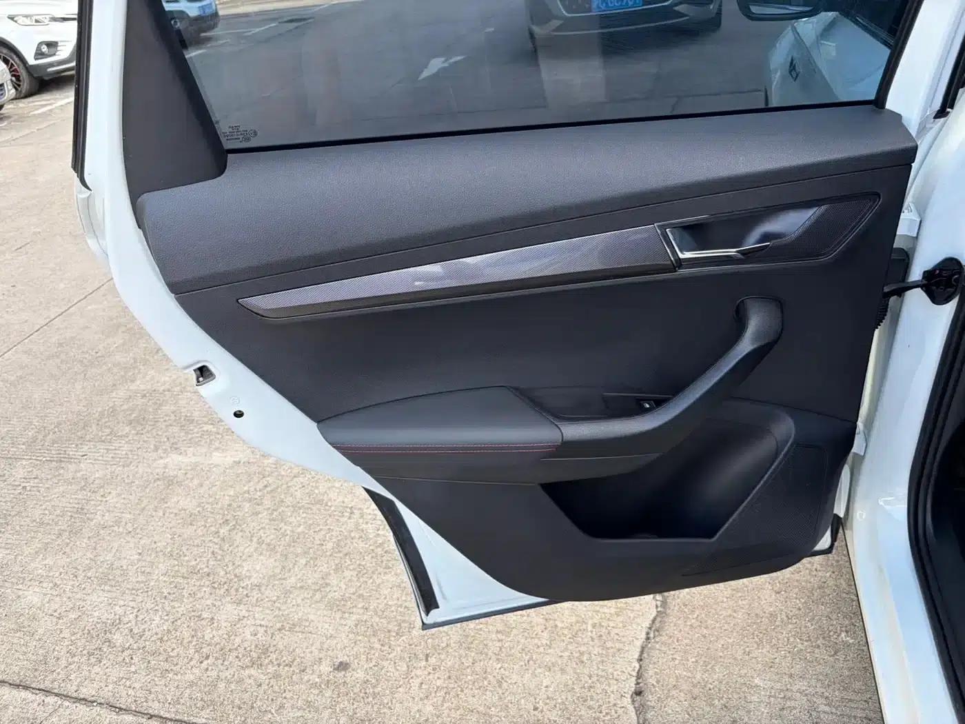 Karoq 2023 TSI280 Luxury Edition — миниатюра 17