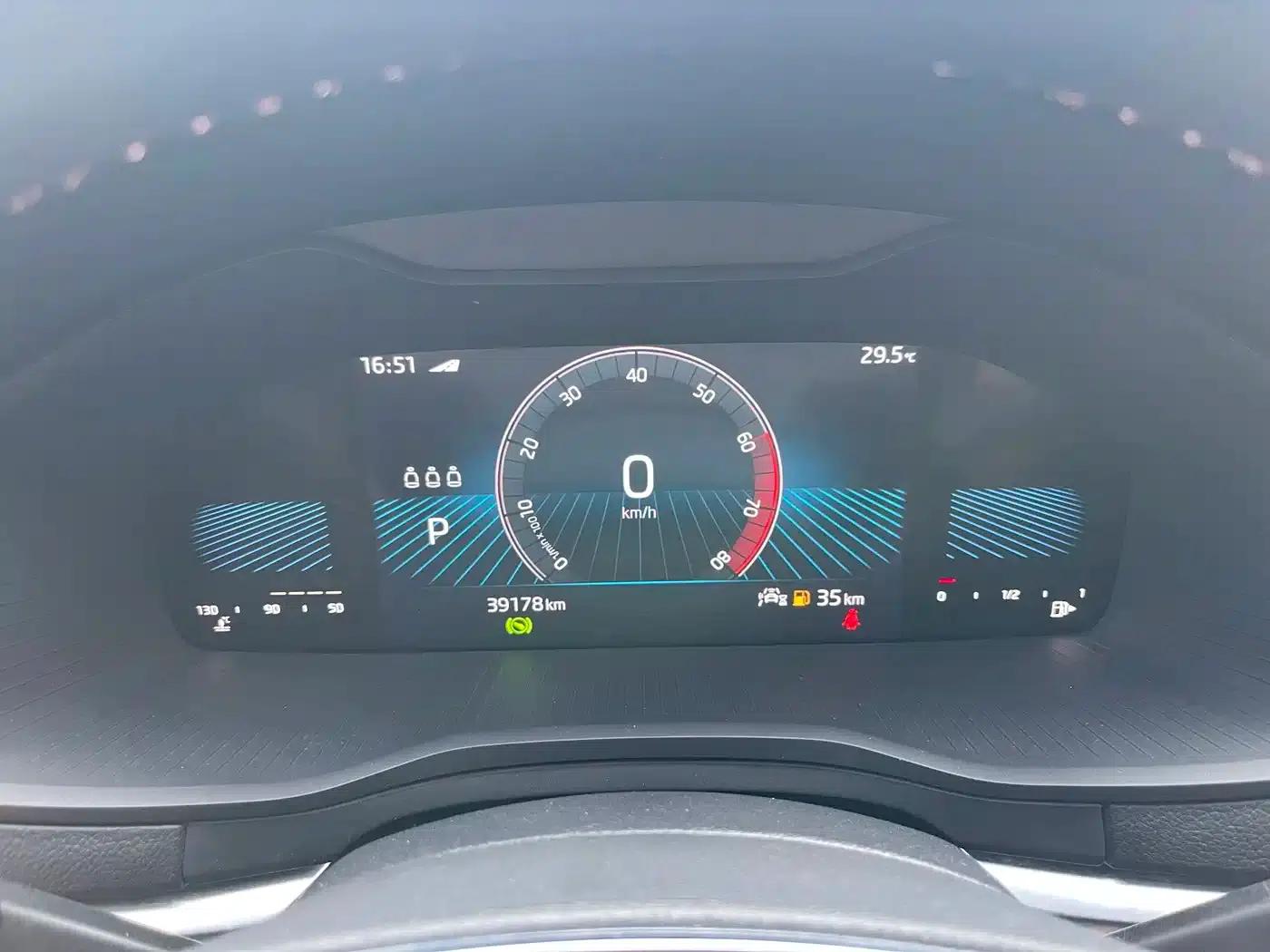 Karoq 2022 Facelift TSI280 Luxury Edition — миниатюра 9