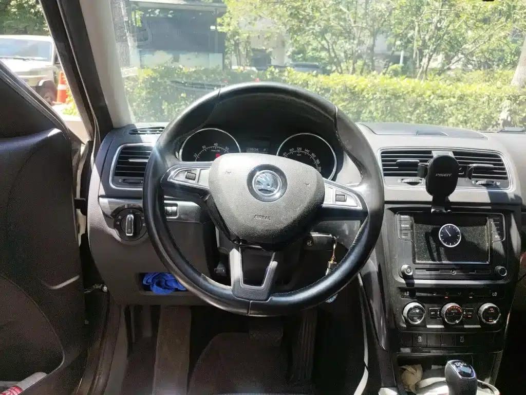 Yeti 2014 1.4TSI DSG Phantom Edition — миниатюра 3
