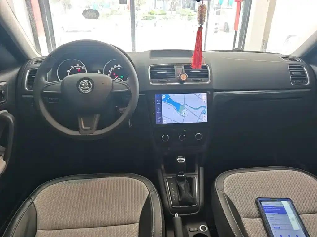 Yeti 2017 TSI280 DSG Forward Edition — миниатюра 10