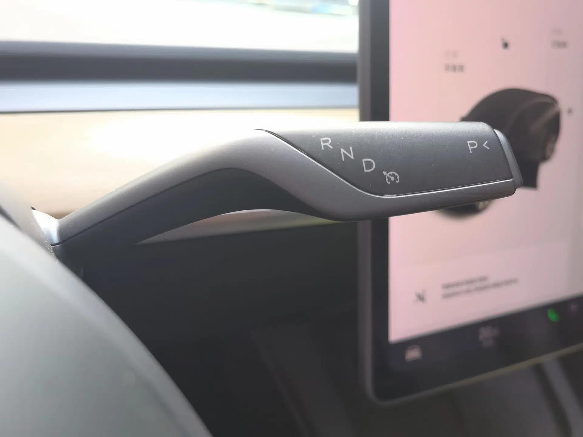 Tesla Model Y 2021 Standard Range Rear-Wheel Drive Version — миниатюра 14